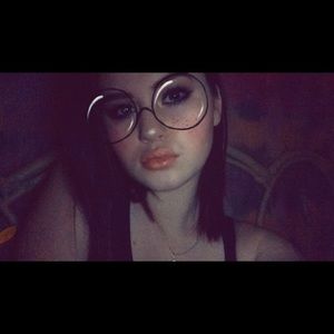 Meet your Posher, Krystina